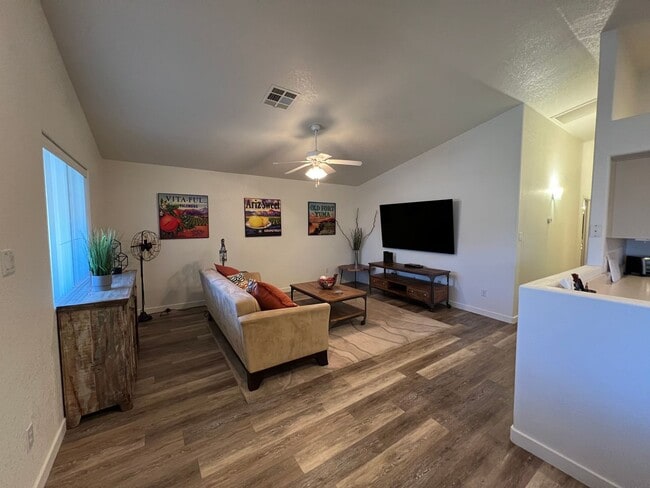Building Photo - FURNISHED SHORT TERM RENTAL!