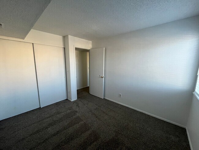 Building Photo - 2 bed 2 bath Condo W/D in Unit - $500 off first months rent!