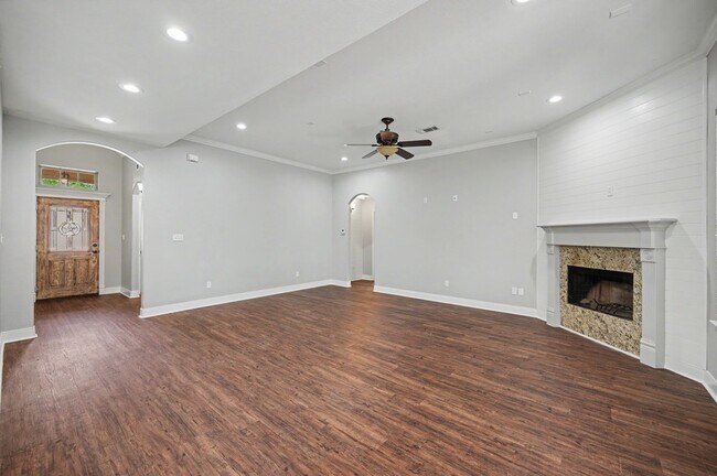 Building Photo - 13314 Enchanted Way
