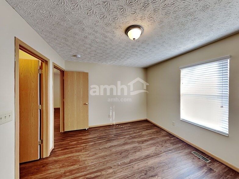 Building Photo - 5823 Coldcreek Dr