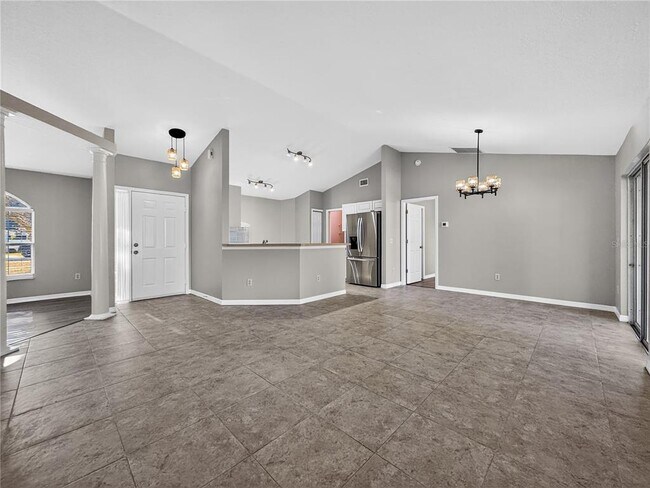 Building Photo - 14309 Golden View Dr