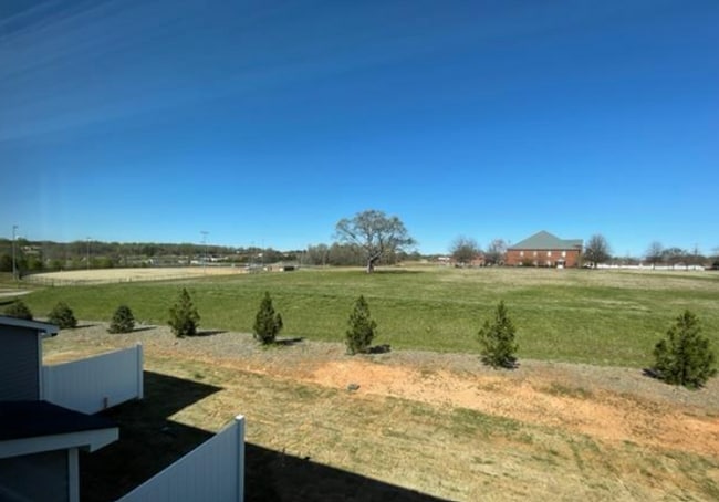 Building Photo - 6 Outback Dr