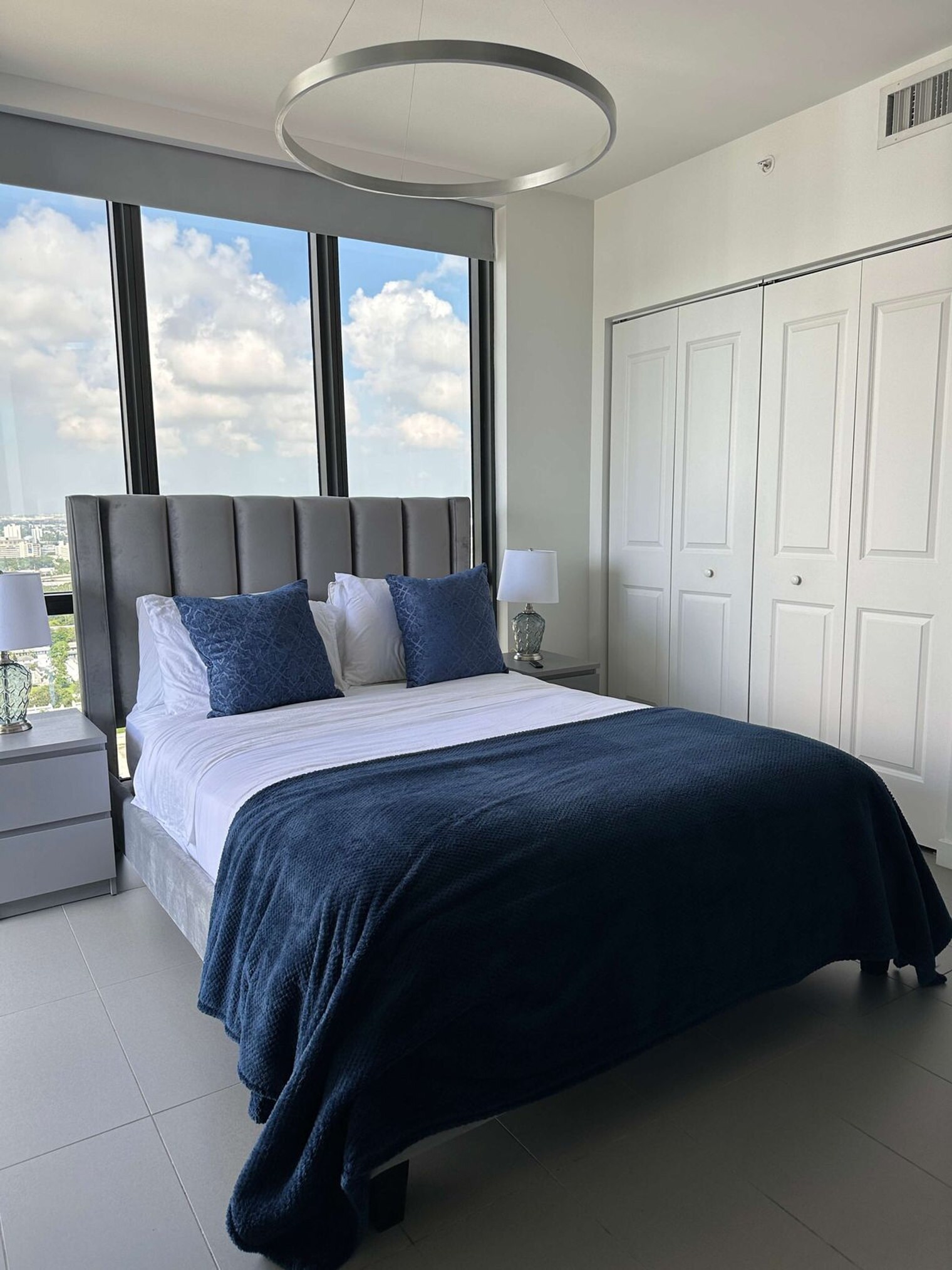 Building Photo - 1600 NE 1st Ave