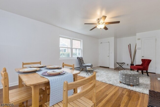 Building Photo - 138-140 Lincoln St