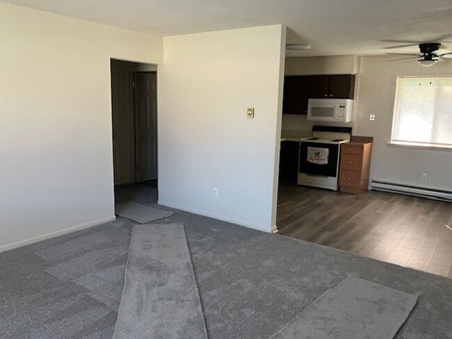 Building Photo - RANCH STYLE 3 BEDROOM DUPLEX FOR LEASE