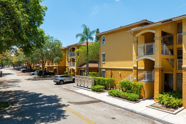 Building Photo - La Via Condominiums