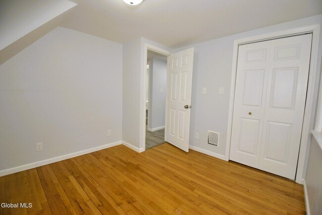 Building Photo - 83 Osborne Rd