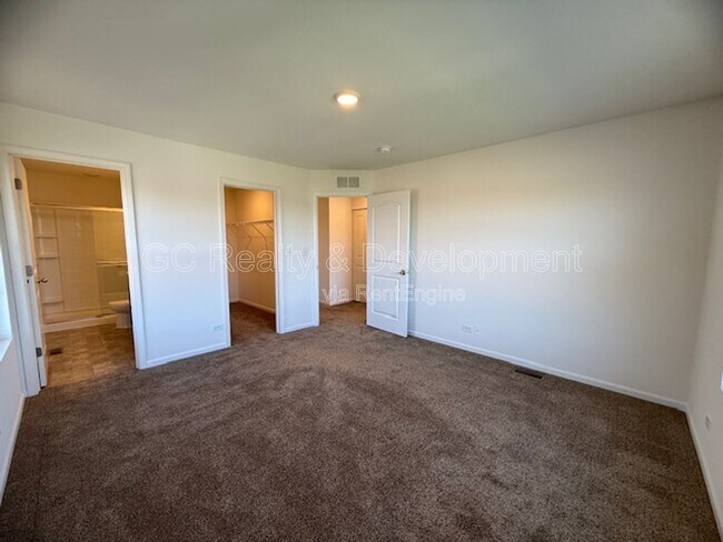 Building Photo - 2372 Upland Rd