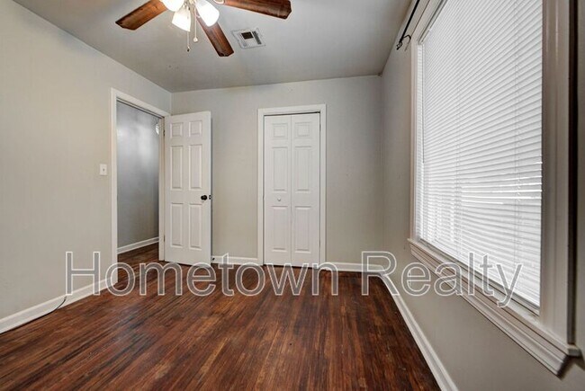 Building Photo - 2200 Downing St