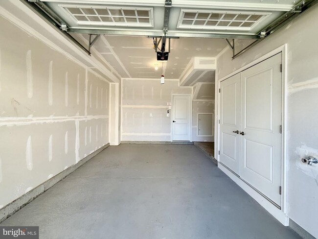 Building Photo - 9366 Tanfield Dr