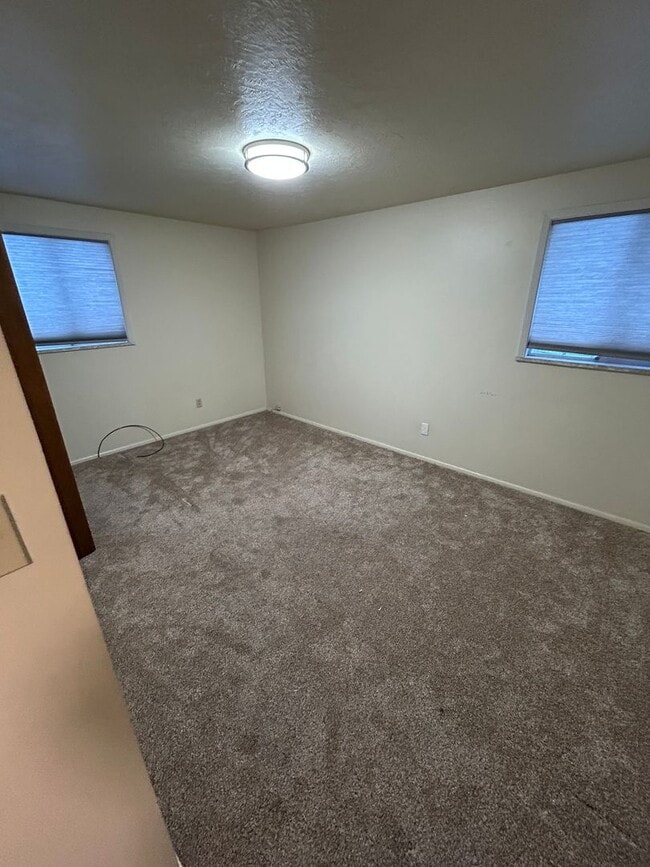 Building Photo - 223 Glenwood Dr