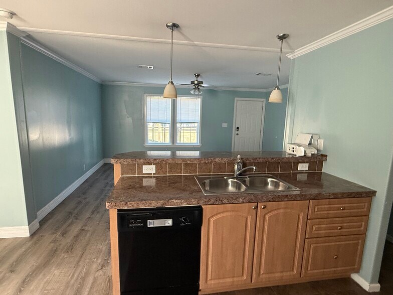 Building Photo - 128 Park Blvd