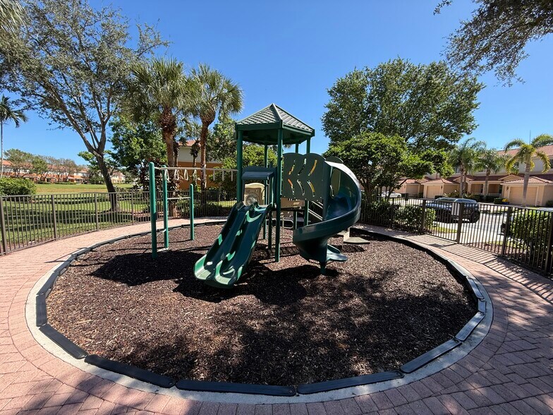 Building Photo - 7407 Briella Dr