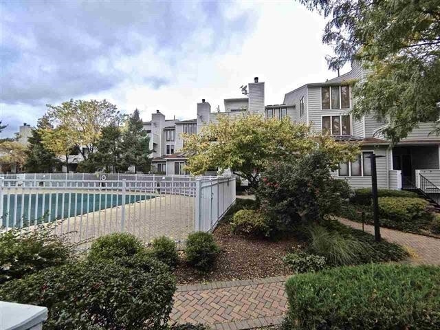 Building Photo - 700 Mainsail Ln