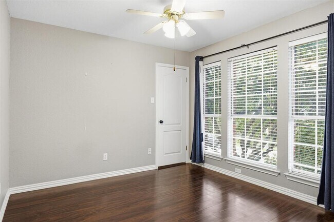 Building Photo - 2813 Cortez Dr