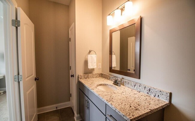 Building Photo - 3BD/3BA FOR RENT IN THE RESERVE