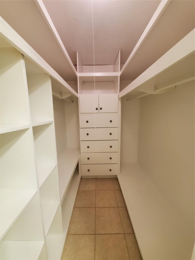 Building Photo - 3002 Frontier Dr