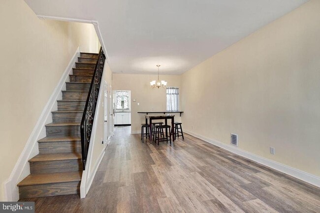 Building Photo - 2513 S Percy St