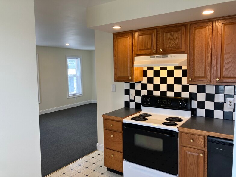 Building Photo - 509 Pine St