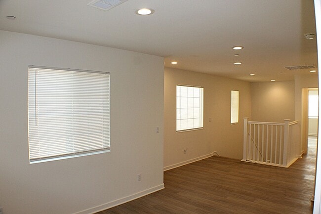 Building Photo - Hyde Park Gated Community with Resort Like Amenities