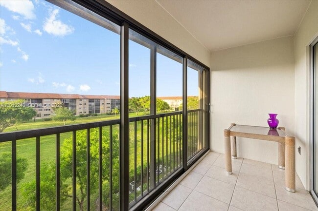 Building Photo - 12551 SW 16th Ct