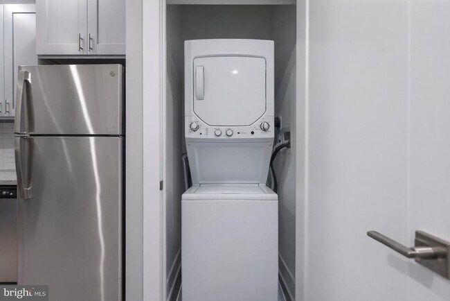 Building Photo - 3933 Powelton Ave