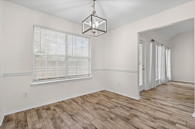 Building Photo - Four Bedroom in West Mobile