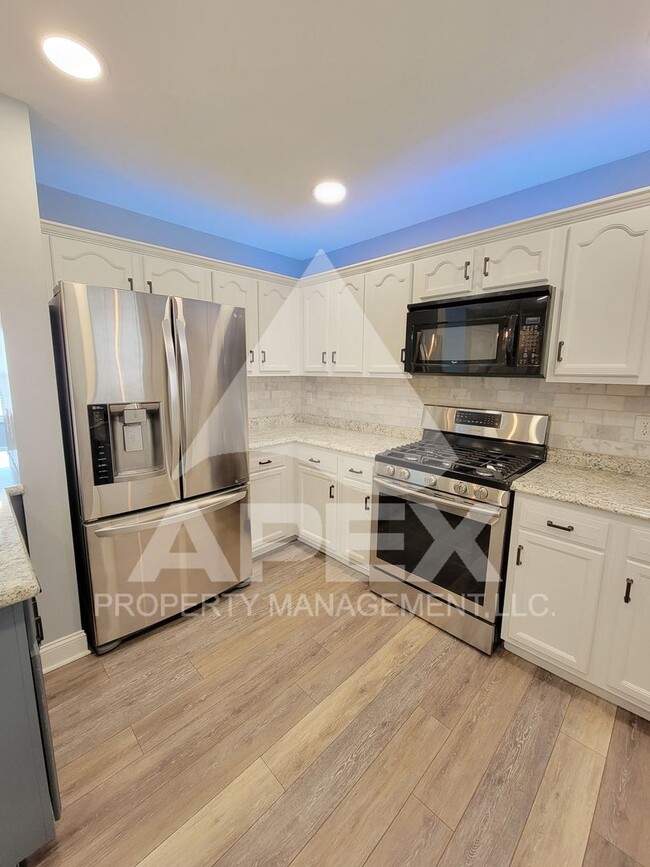 Building Photo - West Knoxville – Beautifully upgraded - 3 Bd/2.5 Single Family Home in Hampton Court Subdivision!!