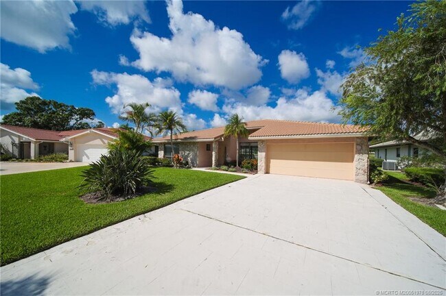 Building Photo - 2284 SW Spoonbill Dr