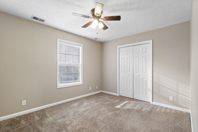 Building Photo - 1566 Autumn Dr