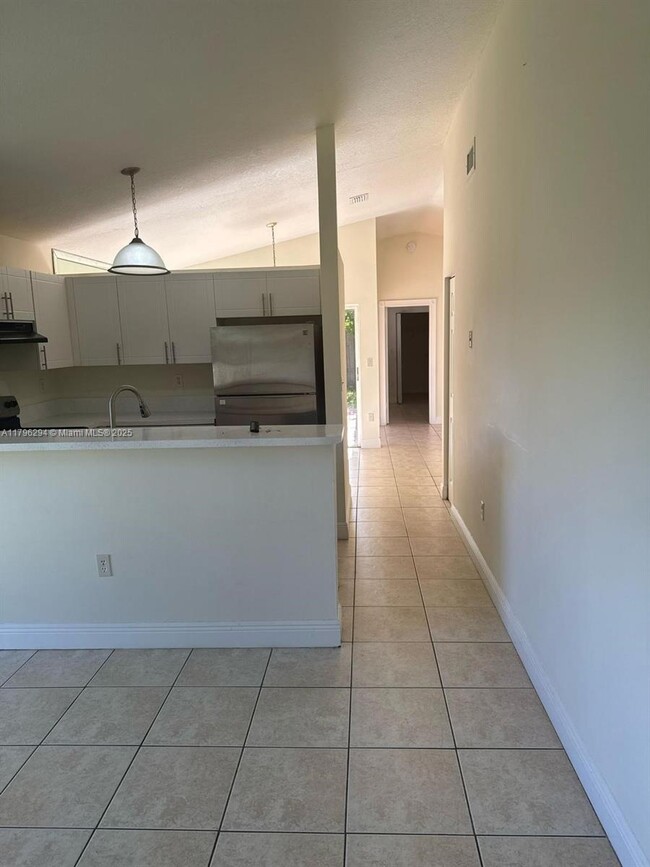 Building Photo - 9847 SW 117th Pl