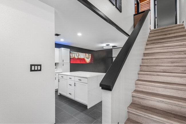 Building Photo - 50 Aspen Dr