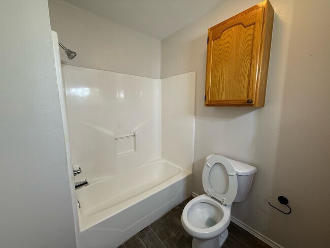 Building Photo - 506 Shiloh Dr