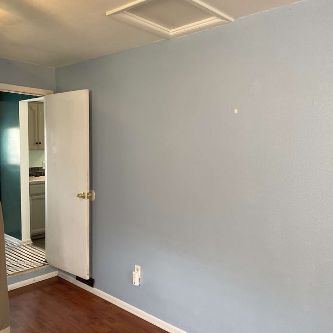 Building Photo - 409 Tedmon Dr