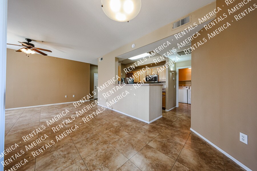 Building Photo - 2929 W Yorkshire Dr