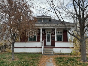 Building Photo - 128 E Truman Ave