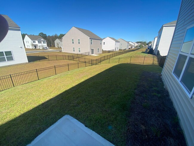 Building Photo - 407 Sea Breeze Dr