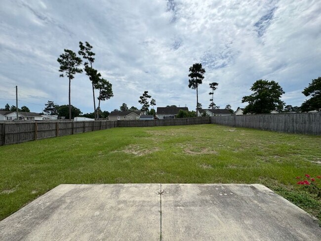 Building Photo - Sensational in Sagewood!