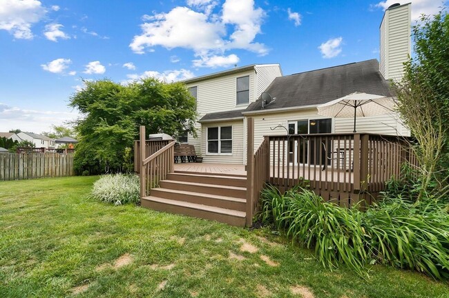 Building Photo - 5710 English Rose Dr