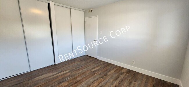 Building Photo - 850 N Redding Way