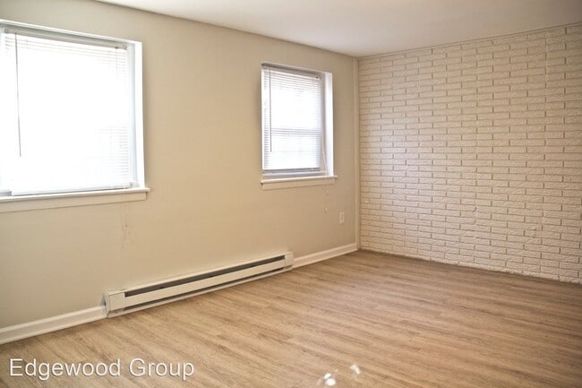 Building Photo - 1370 Smith St