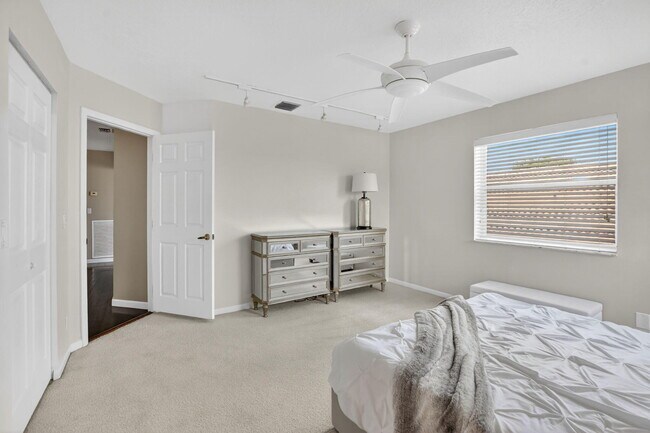 Building Photo - 6362 Brava Way