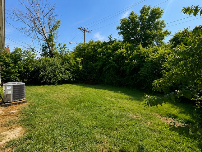 Building Photo - 3004 Weirton Dr
