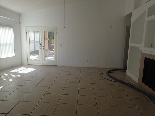 Building Photo - 12444 Tierra Inca Dr