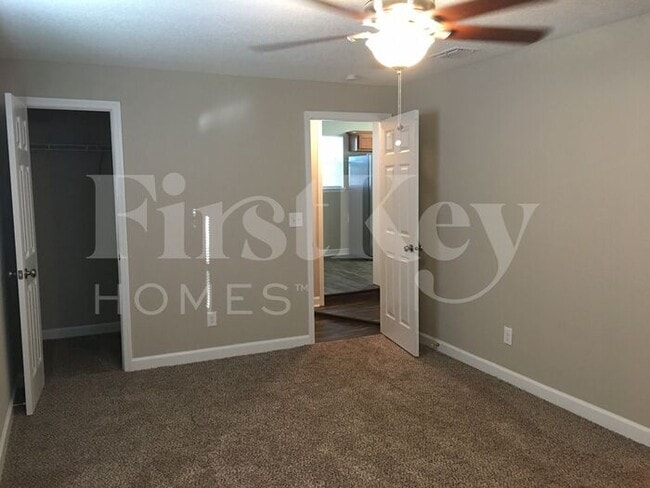 Building Photo - 4727 Ruckner Rd