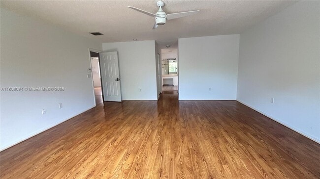 Building Photo - 522 SW 200th Terrace