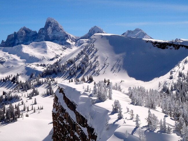 Building Photo - Modern 3-Bedroom Townhome in the Heart of ...