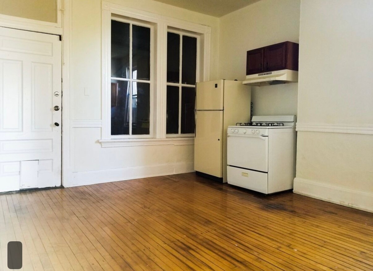 Building Photo - 3462 W North Ave