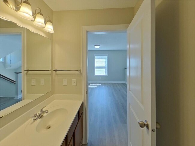Building Photo - 3947 Valencia Ln