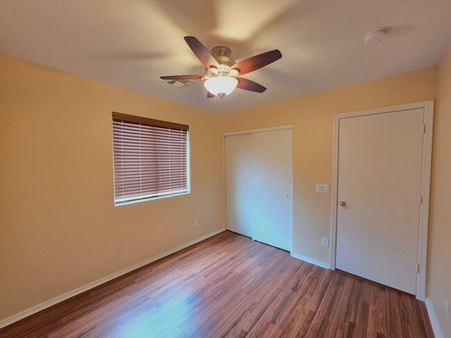 Building Photo - 7805 S 48th Ln